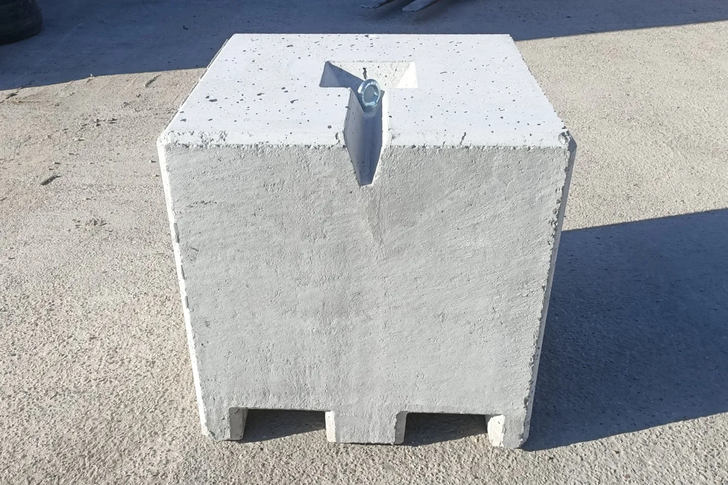Betonblok-1000kg-gewicht_1729858752_1769510272.jpg